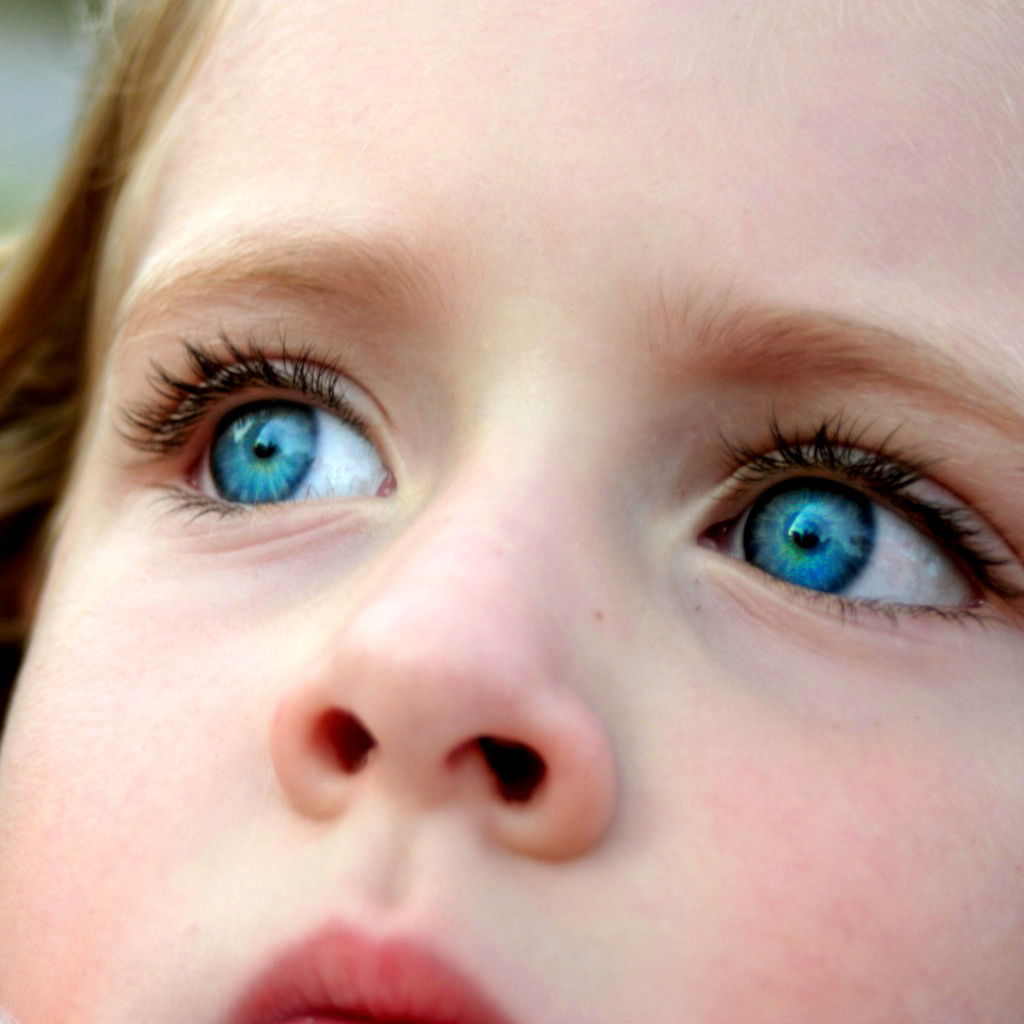 Включи глаза детей. Глаза ребенка. Разные глаза. Дети с разным цветом глаз. Глаза разного цвета.